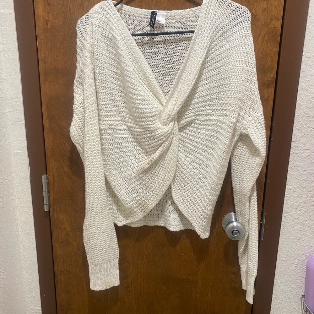 H&M Divided knot front sweater